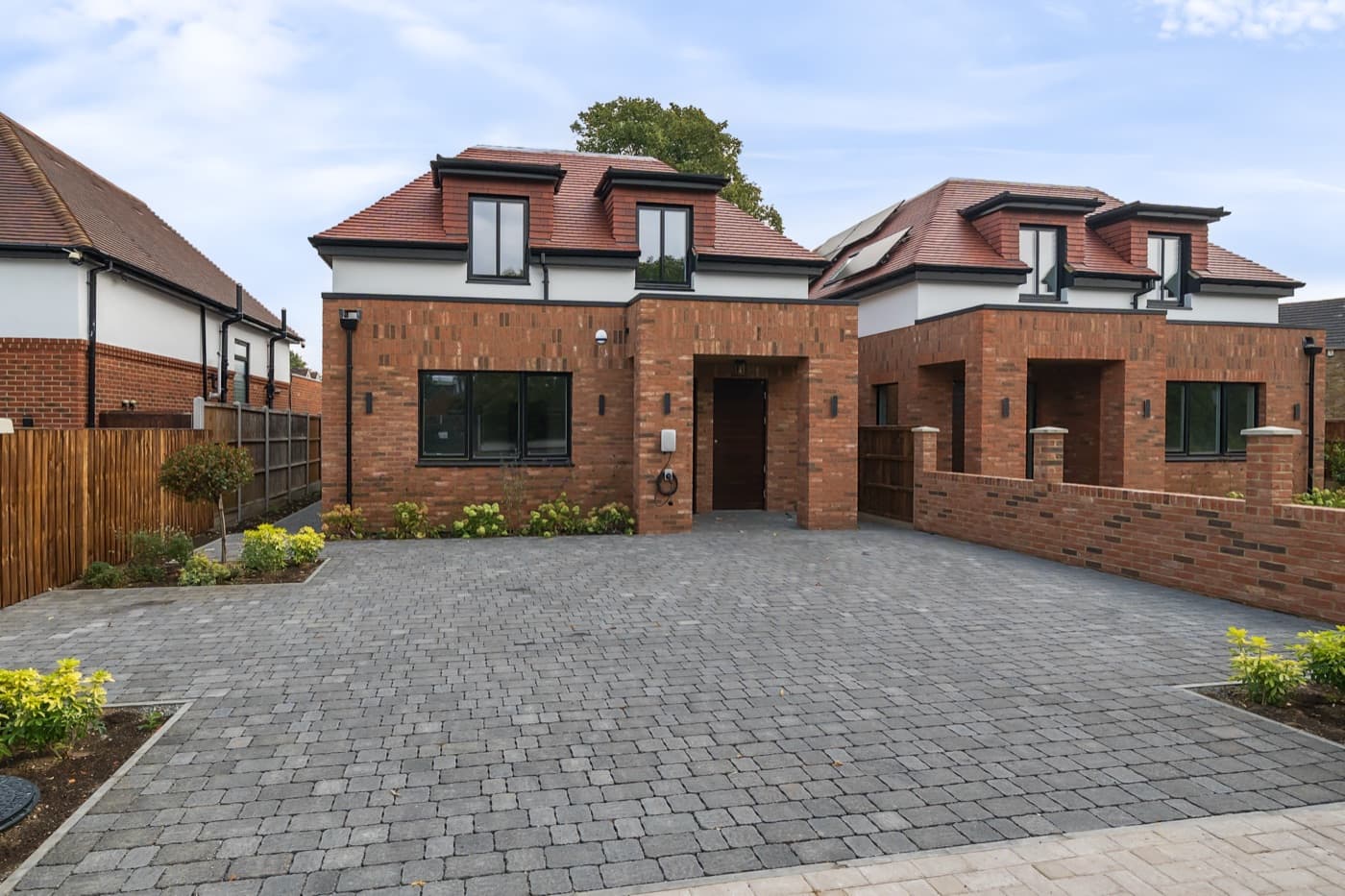 Barfield Road exterior